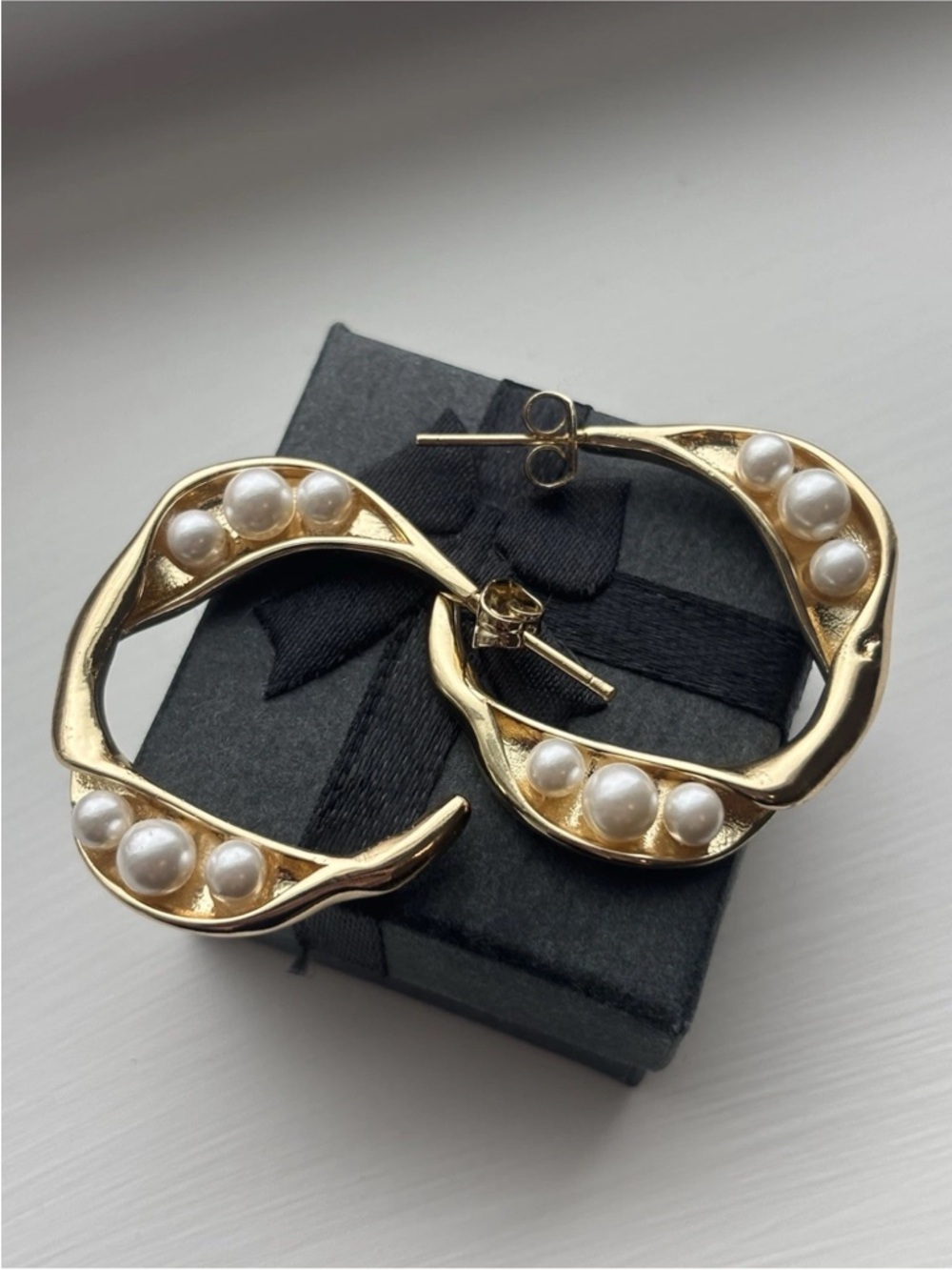 Gold Plated Pearl Hoop Earrings Organic Teardrop Statement Earring Chunky Modern - Picture 2 of 12